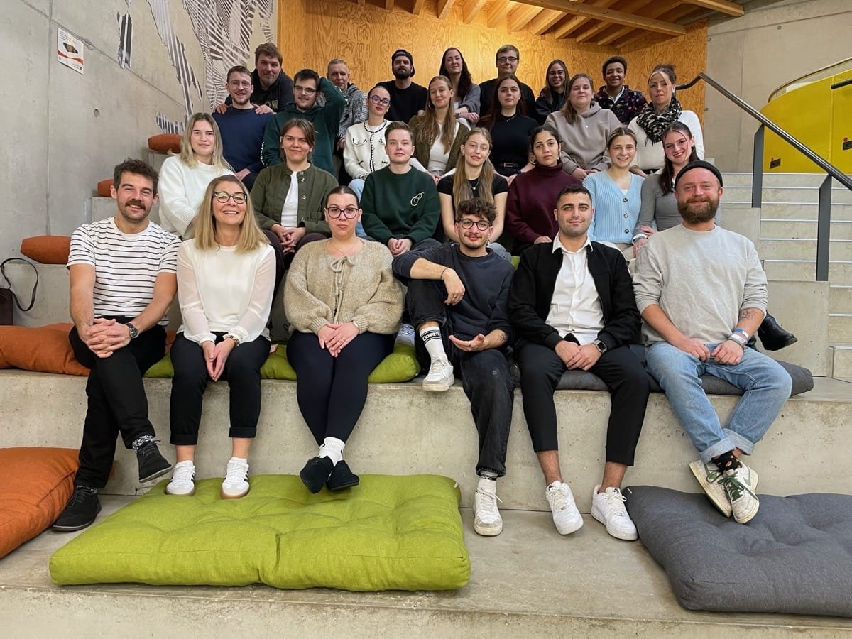 Gruppenfoto der teilnehmenden Schülersprecher bei der Bezirksaussprachetagung 